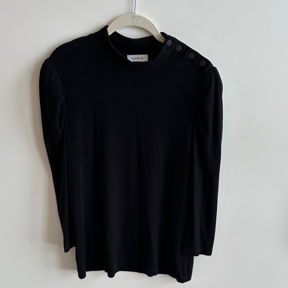 Evereve Shoulder Button Top in Black